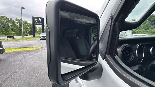 Used 2021 White/off-white Jeep Sport S image 15