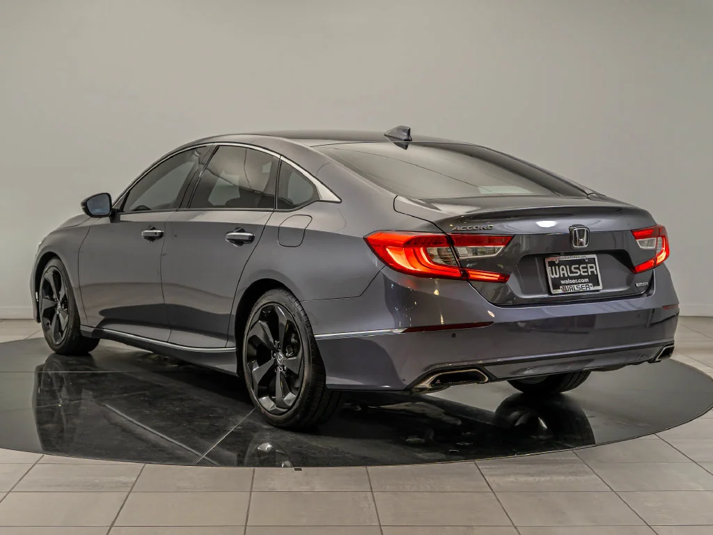 Used 2018 Gray Honda Touring image 6