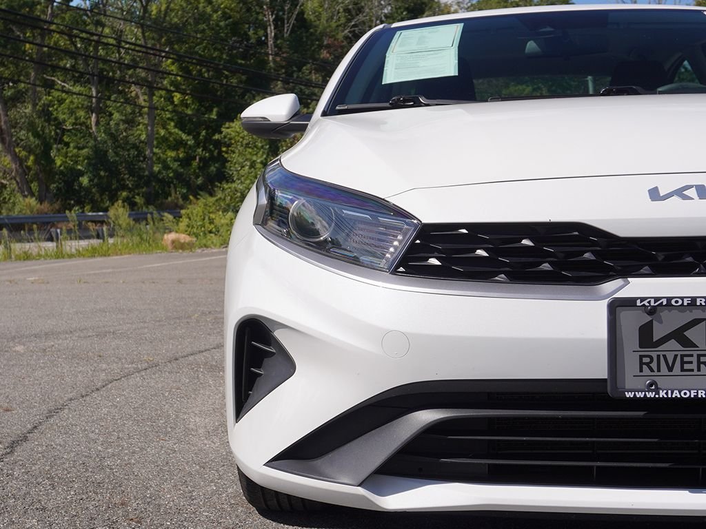 Used 2023 White Kia LXS image 11
