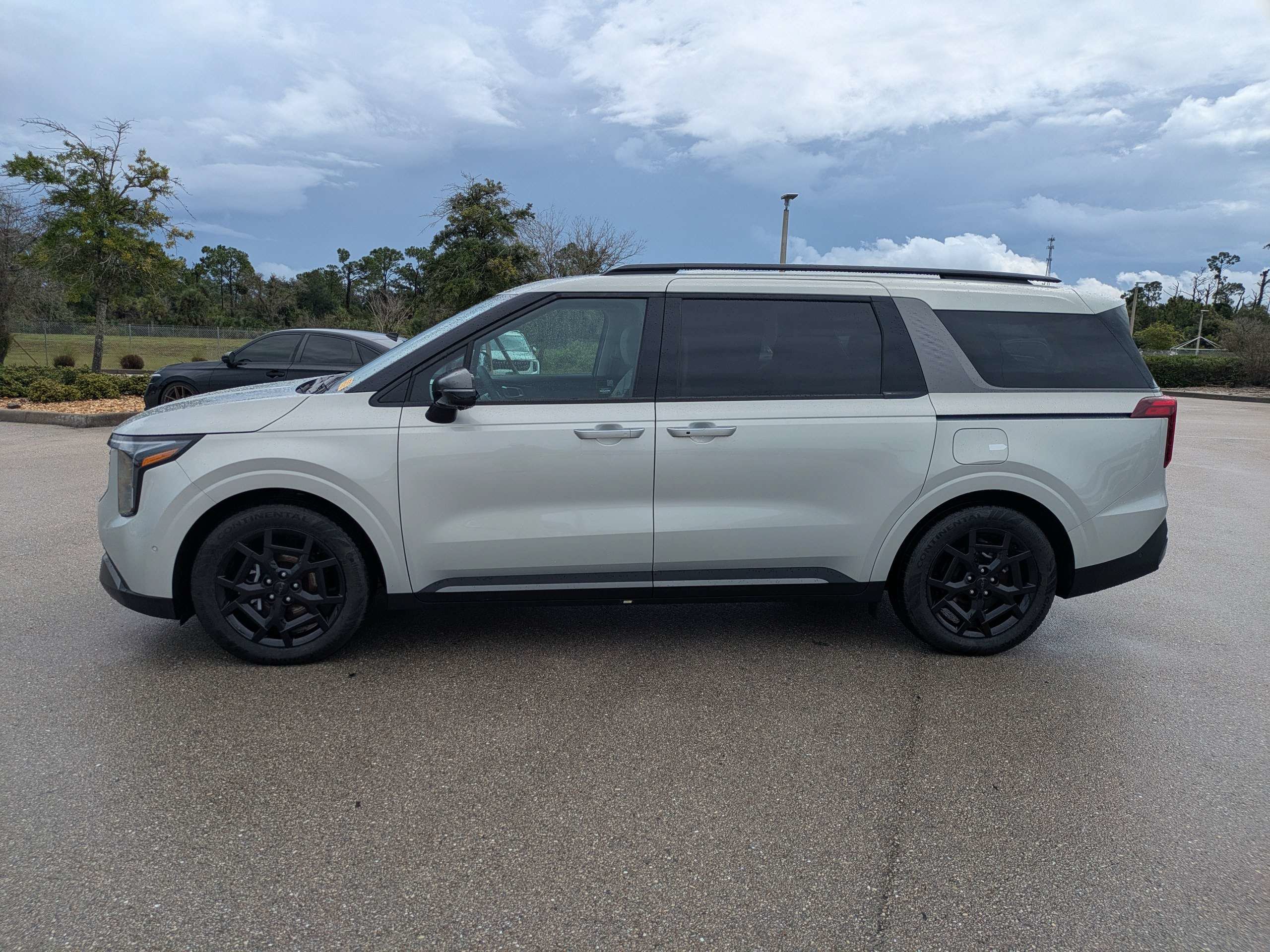 New 2026 Ivory Silver Kia SX image 7