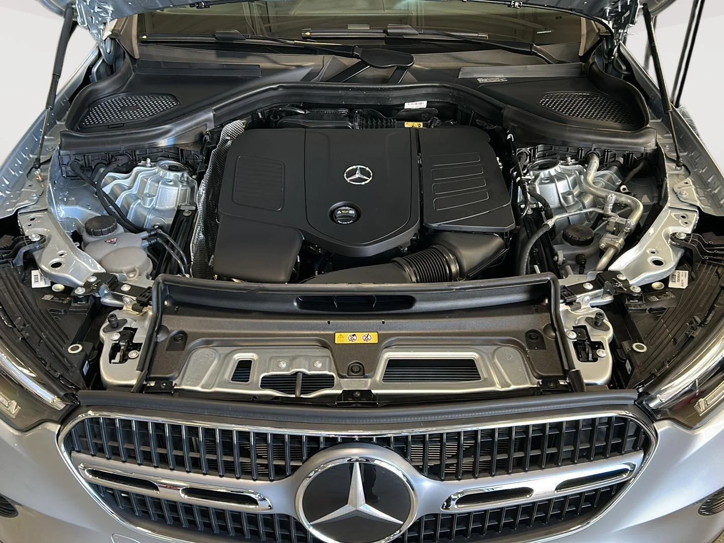 New 2026 Cirrus Silver Metallic Mercedes-Benz GLC 300 image 28