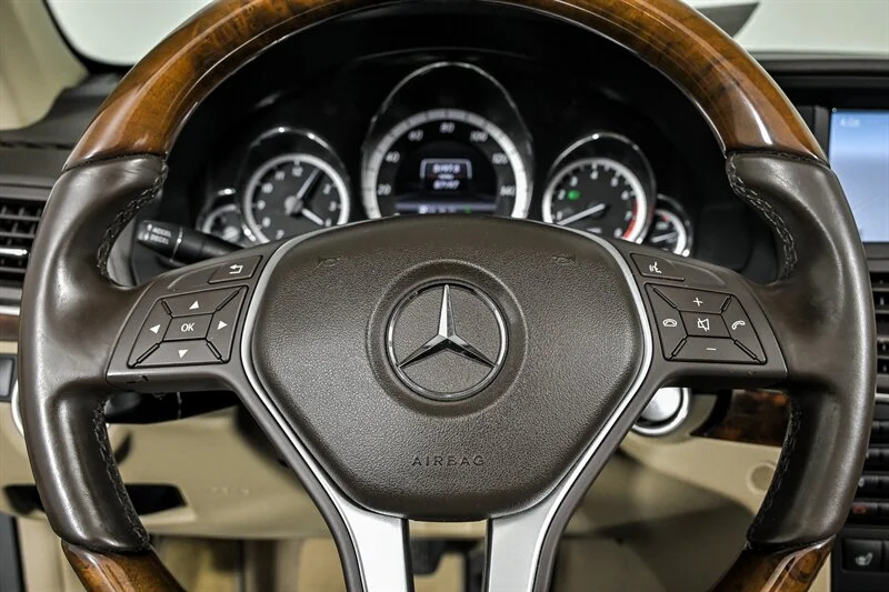 Used 2013 Palladium Silver Metallic Mercedes-Benz E 350 image 21