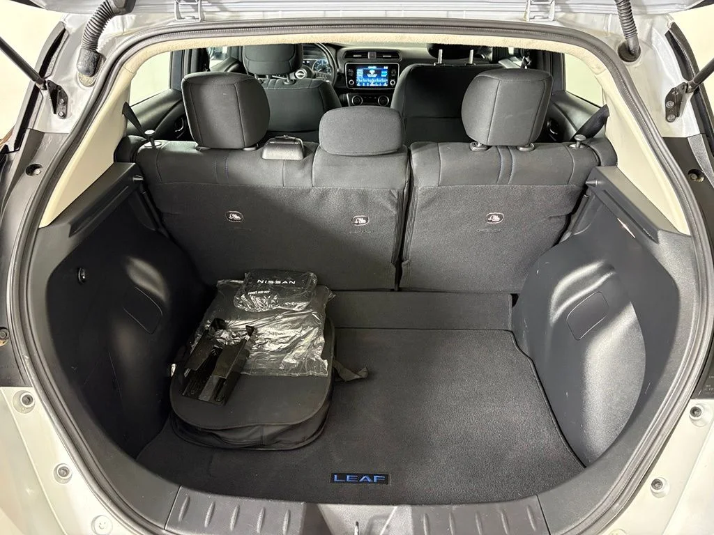 Used 2025 Silver Nissan S image 36