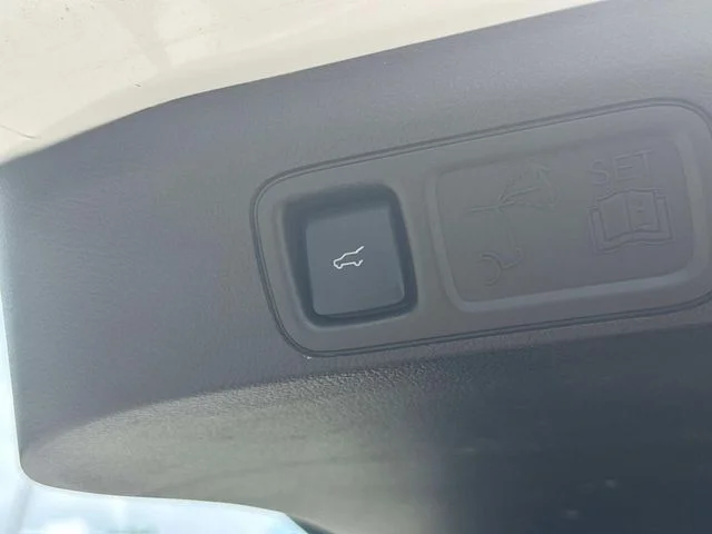 Used 2024 White Ford King Ranch image 15