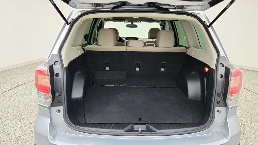 Used 2018 Ice Silver Metallic Subaru 2.5i Premium w/ All-Weather Package image 21