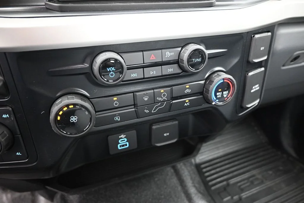 New 2025 Oxford White Ford XL image 16