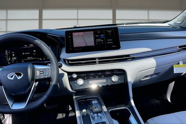 New 2027 RADIANT WHITE INFINITI LUXE image 6
