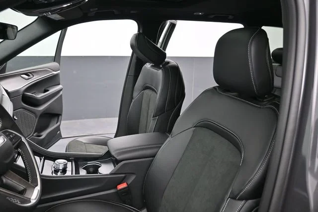 New 2026 Baltic Gray Metallic Clear-Coat Exterior Paint Jeep Altitude image 18