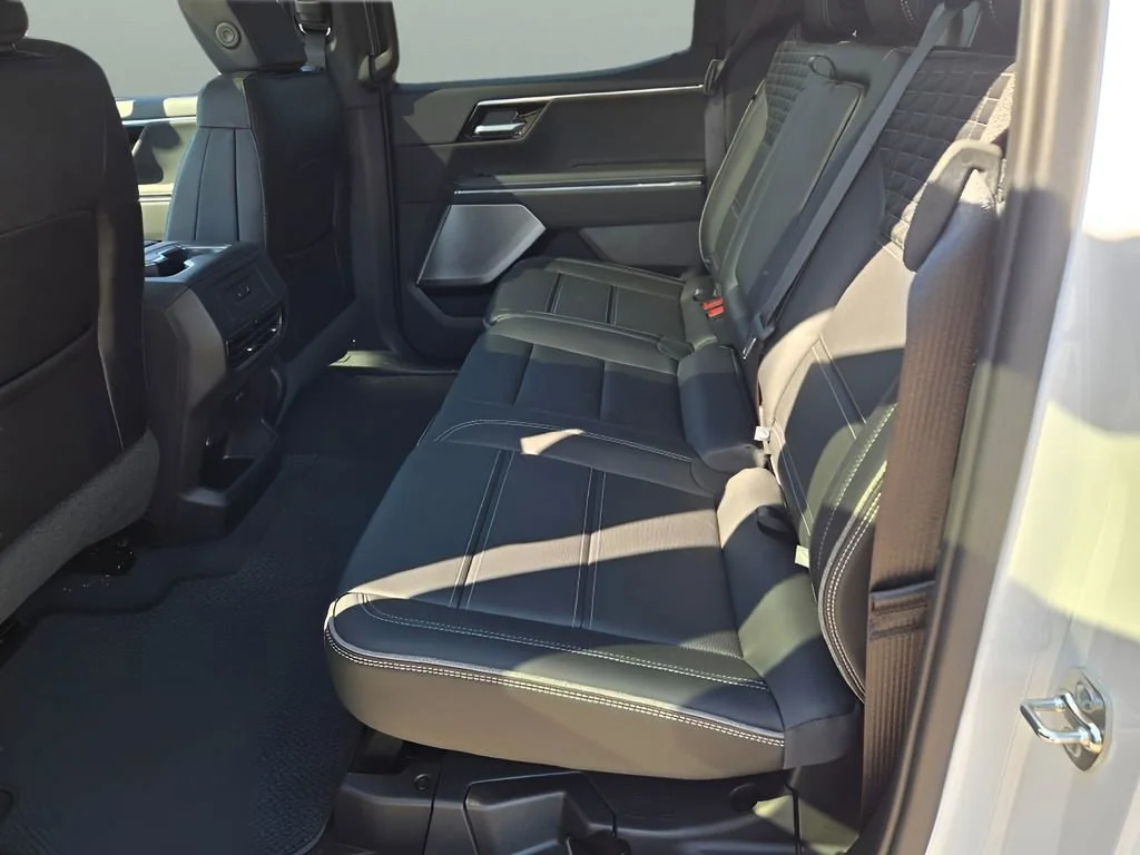 2025 GMC Sierra EV Denali - Photo 17