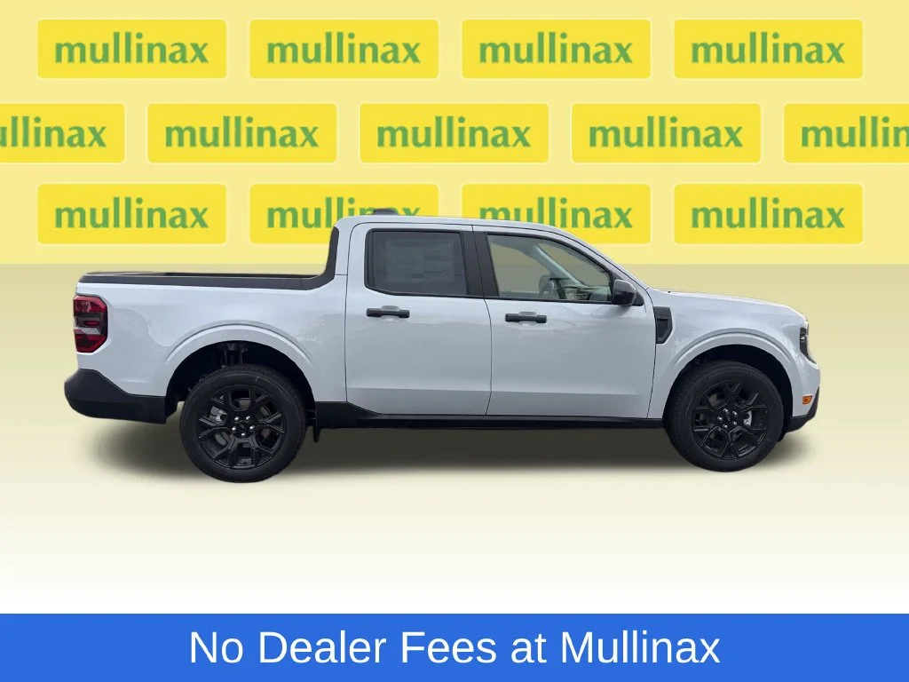 New 2026 White Ford XLT image 2