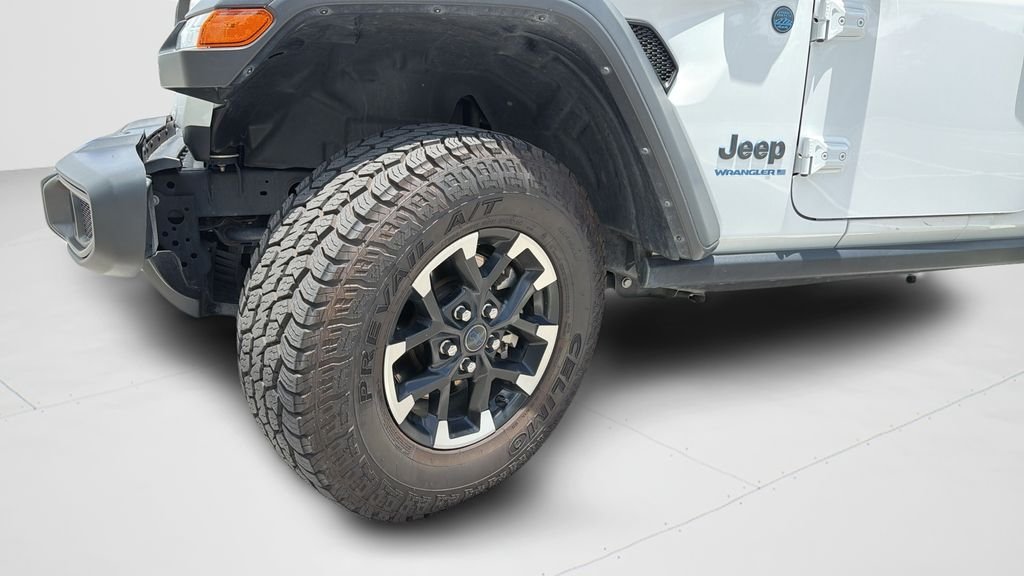 Used 2024 White Jeep Rubicon 4xe image 9