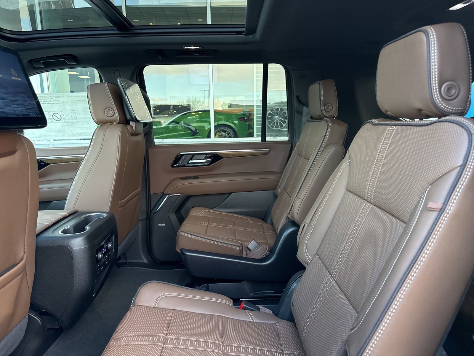 New 2026 Dark Ash Metallic Chevrolet High Country Deluxe with 24in Wheels - Panoramic Sunroof - Super Cruise - Technology & Entertainment image 16
