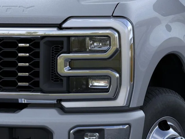 New 2026 Glacier Gray Metallic Tri-Coat Ford F-350® Platinum® image 18