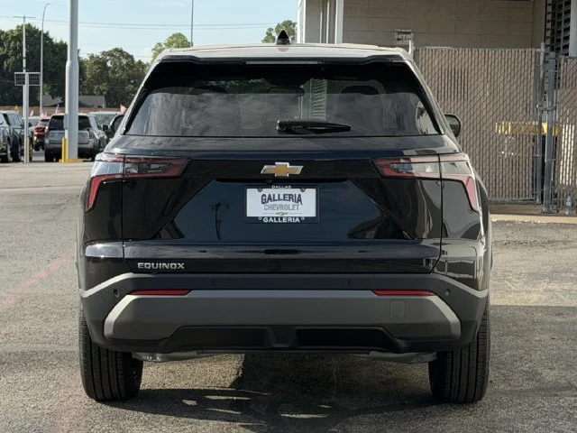 2027 Chevrolet Equinox LT - Photo 6
