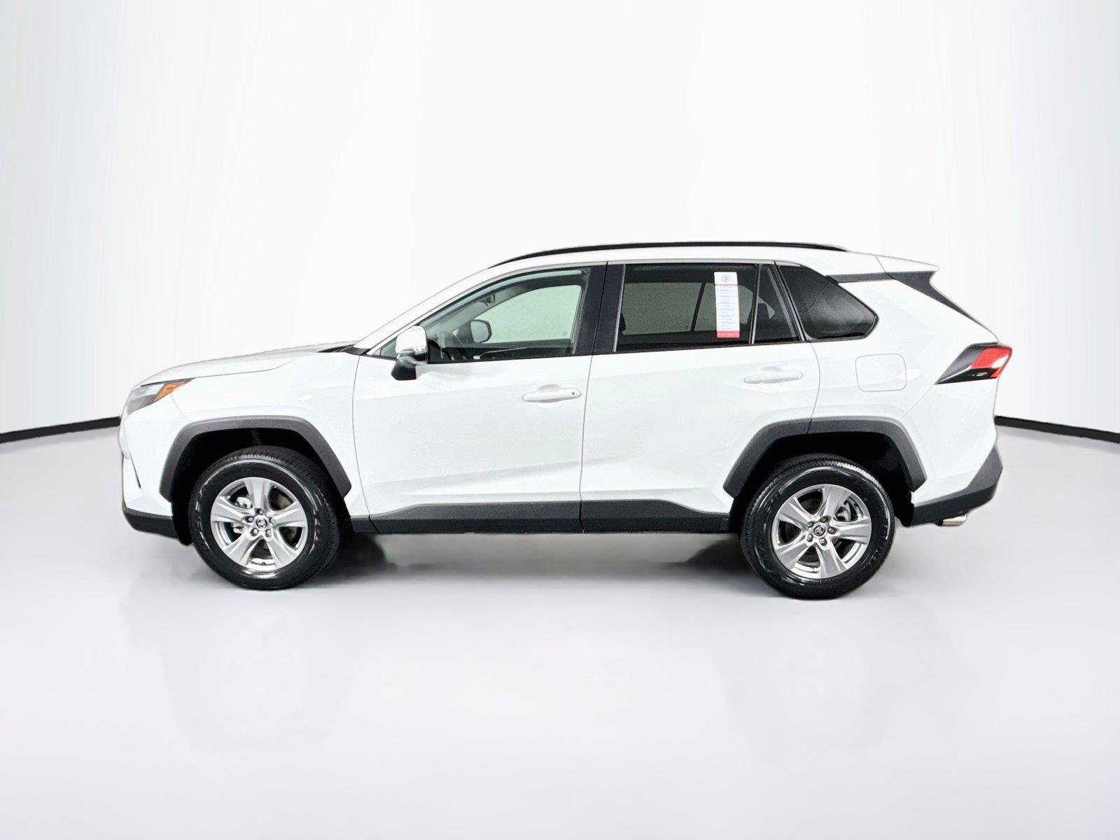 Used 2025 Ice Cap Toyota XLE image 13