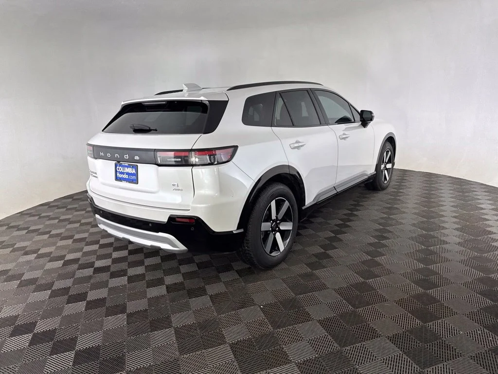 Used 2025 White Honda Touring image 5
