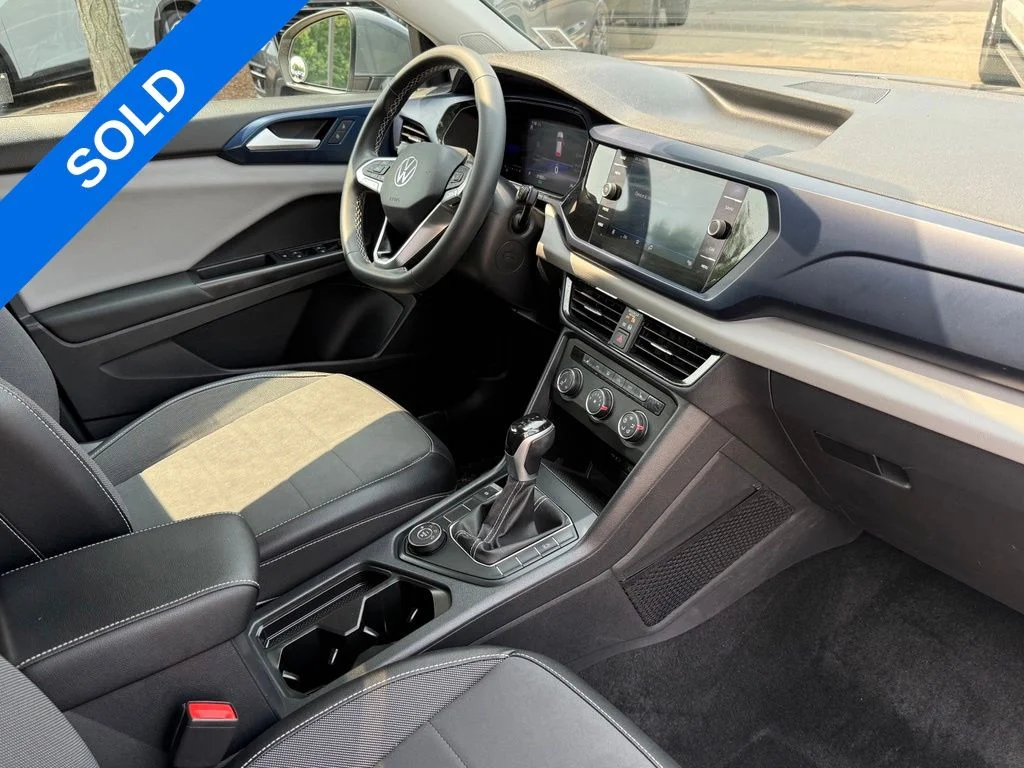 Used 2022 Gray Volkswagen 1.5T SE image 27
