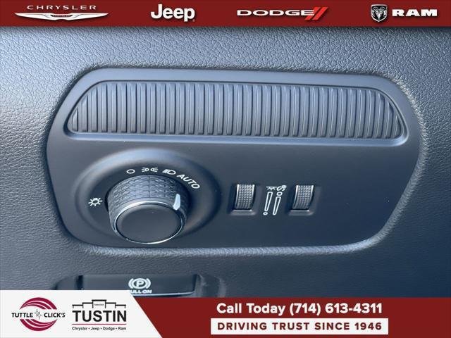 New 2026 Baltic-Gray Metallic Clear-Coat Exterior Paint Jeep Grand Wagoneer image 23