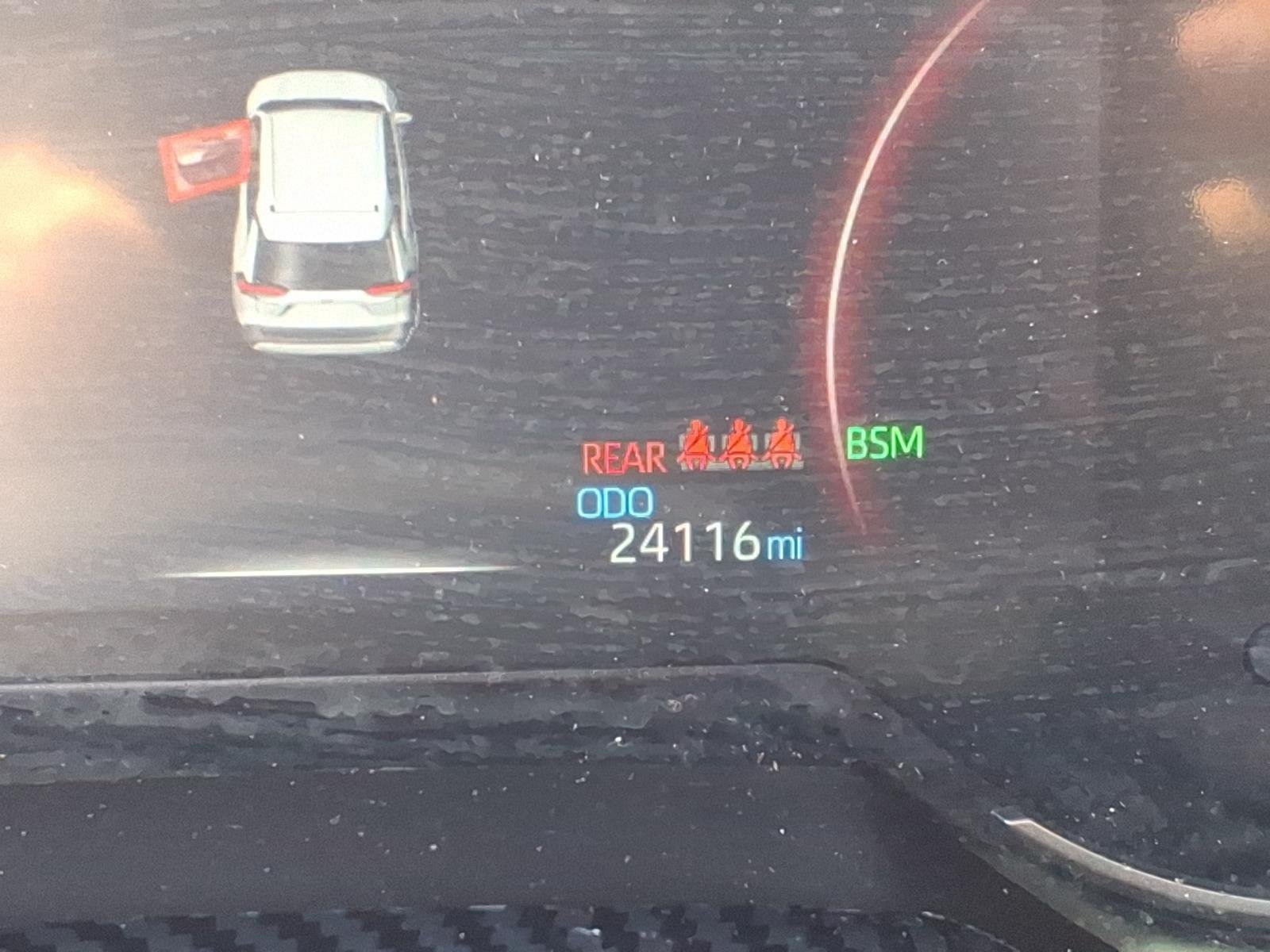 Used 2025 Ice Cap Toyota XLE image 29