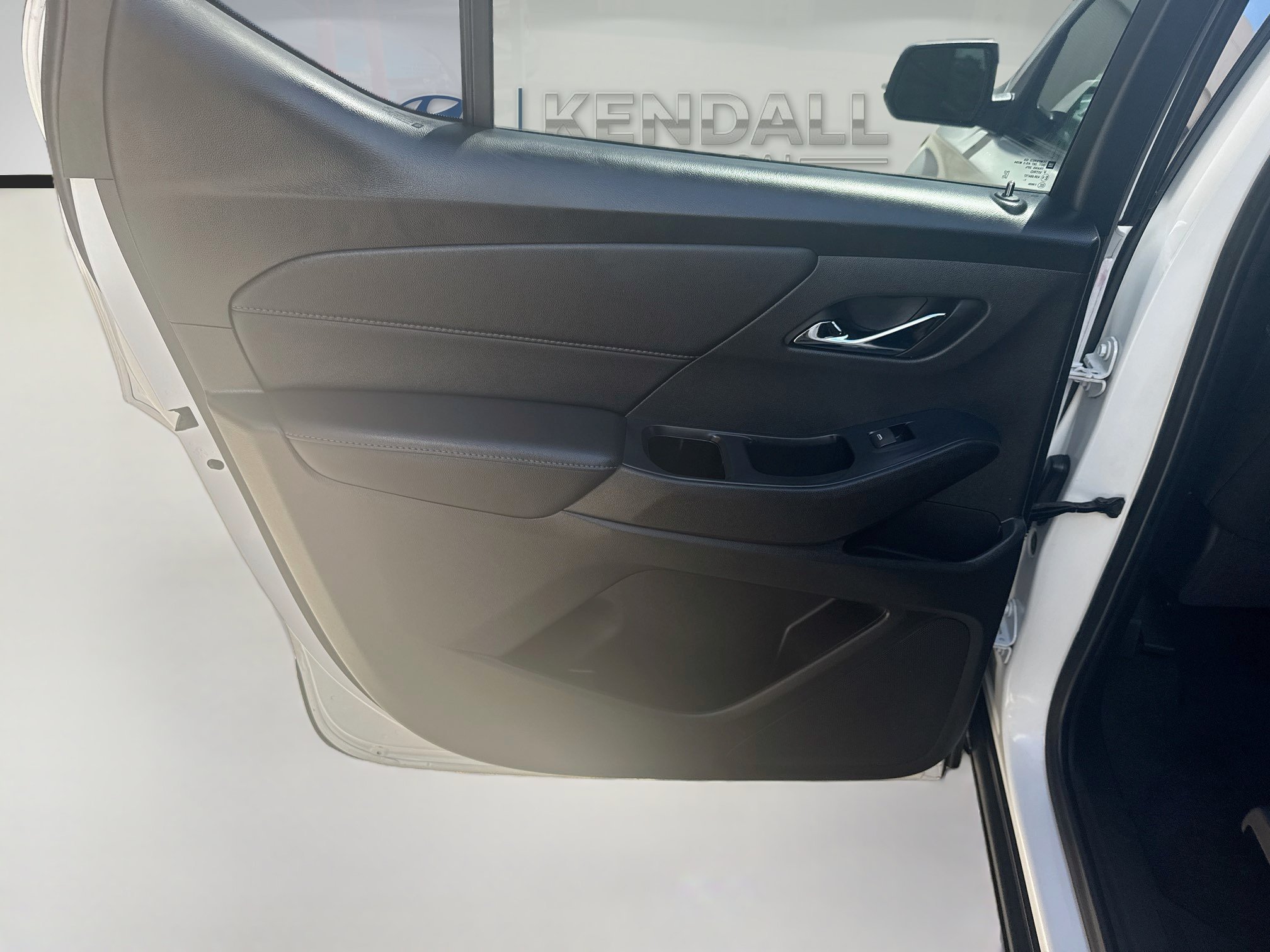 Used 2022 Summit White Chevrolet LT Cloth image 23