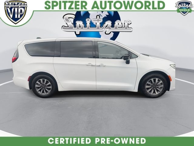 Used 2024 White Chrysler Select image 10