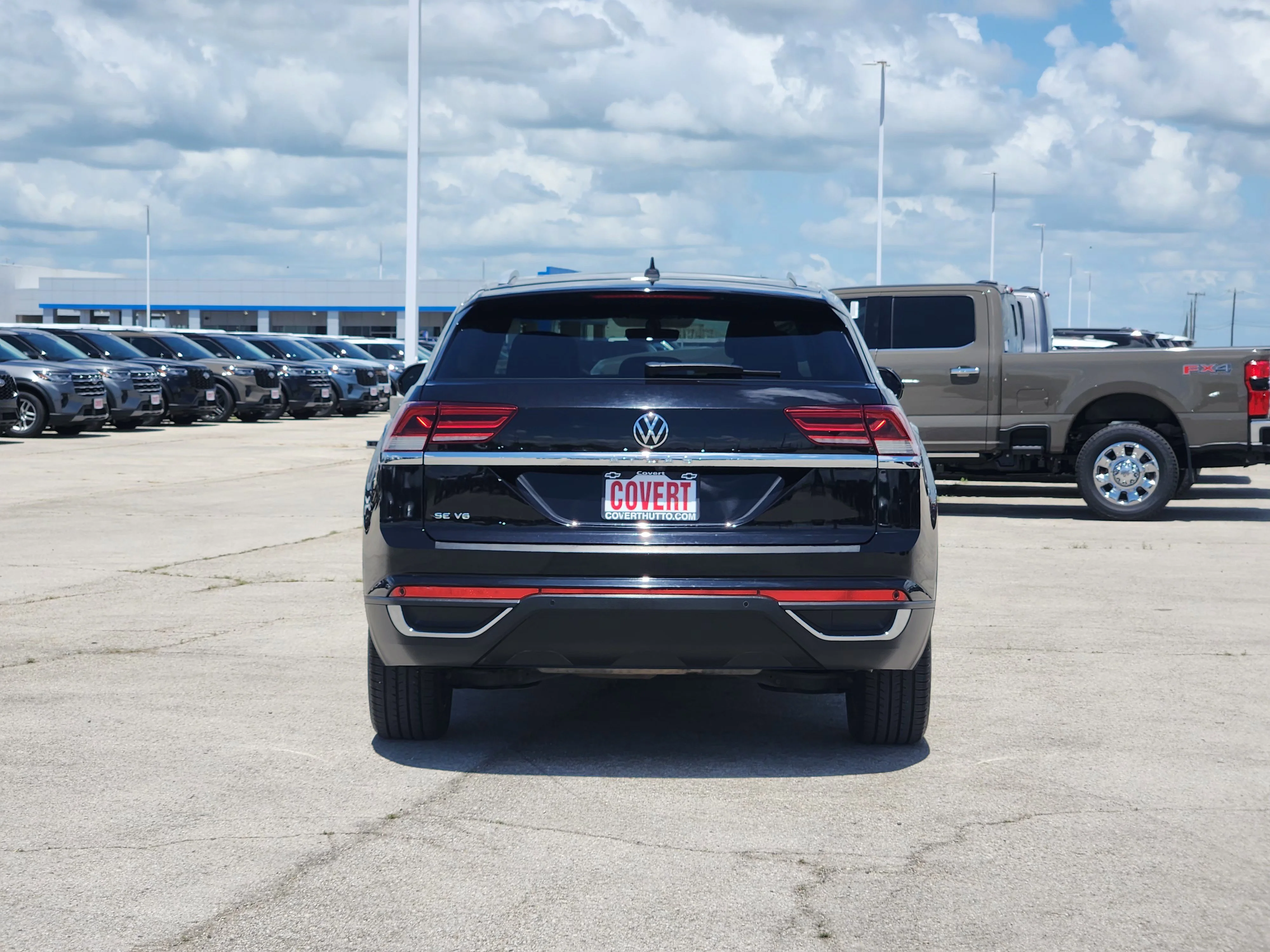 Used 2021 Black Volkswagen 3.6L V6 SE w/Technology image 6