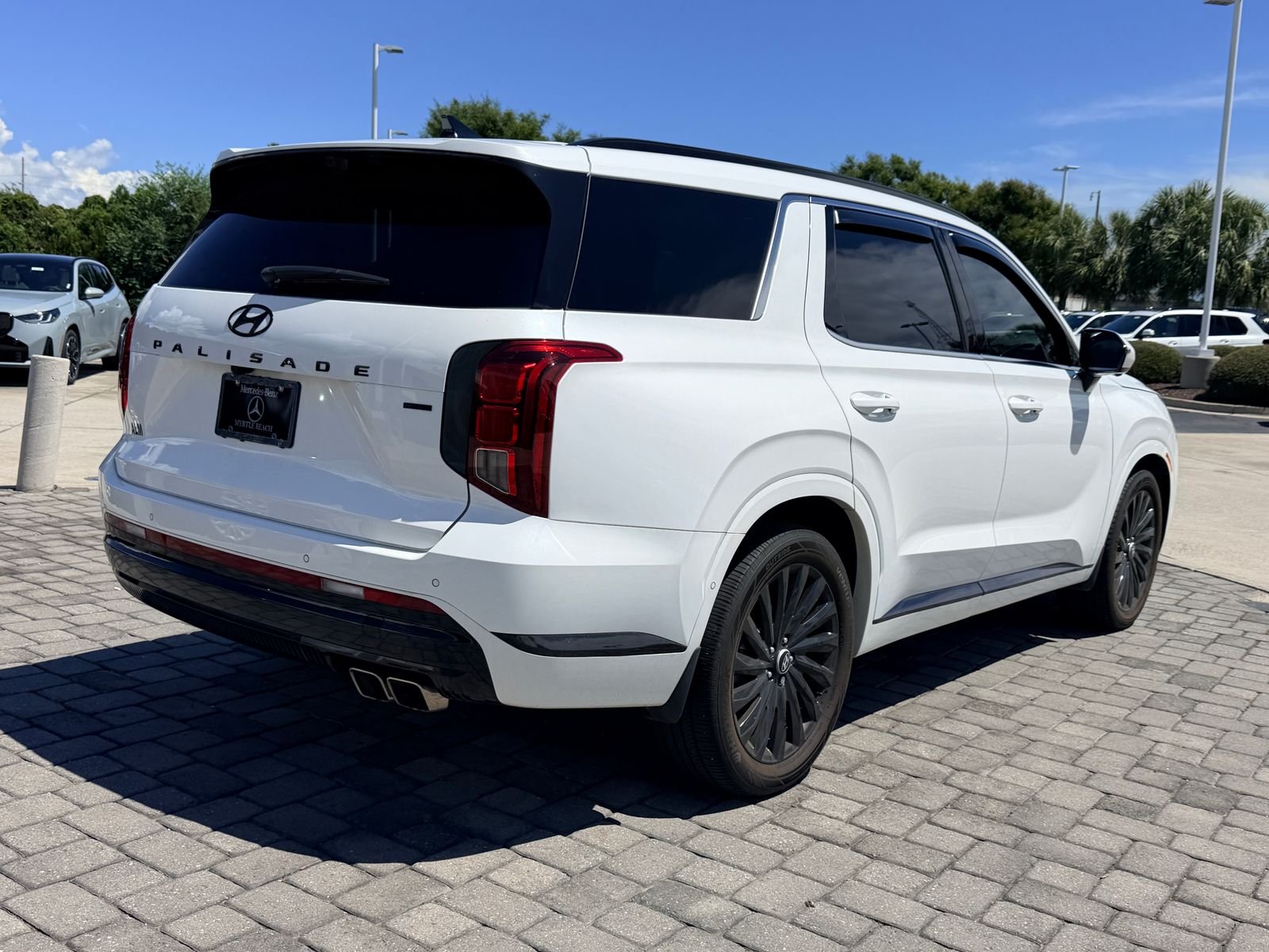 Used 2025 White Hyundai Calligraphy Night Edition image 9