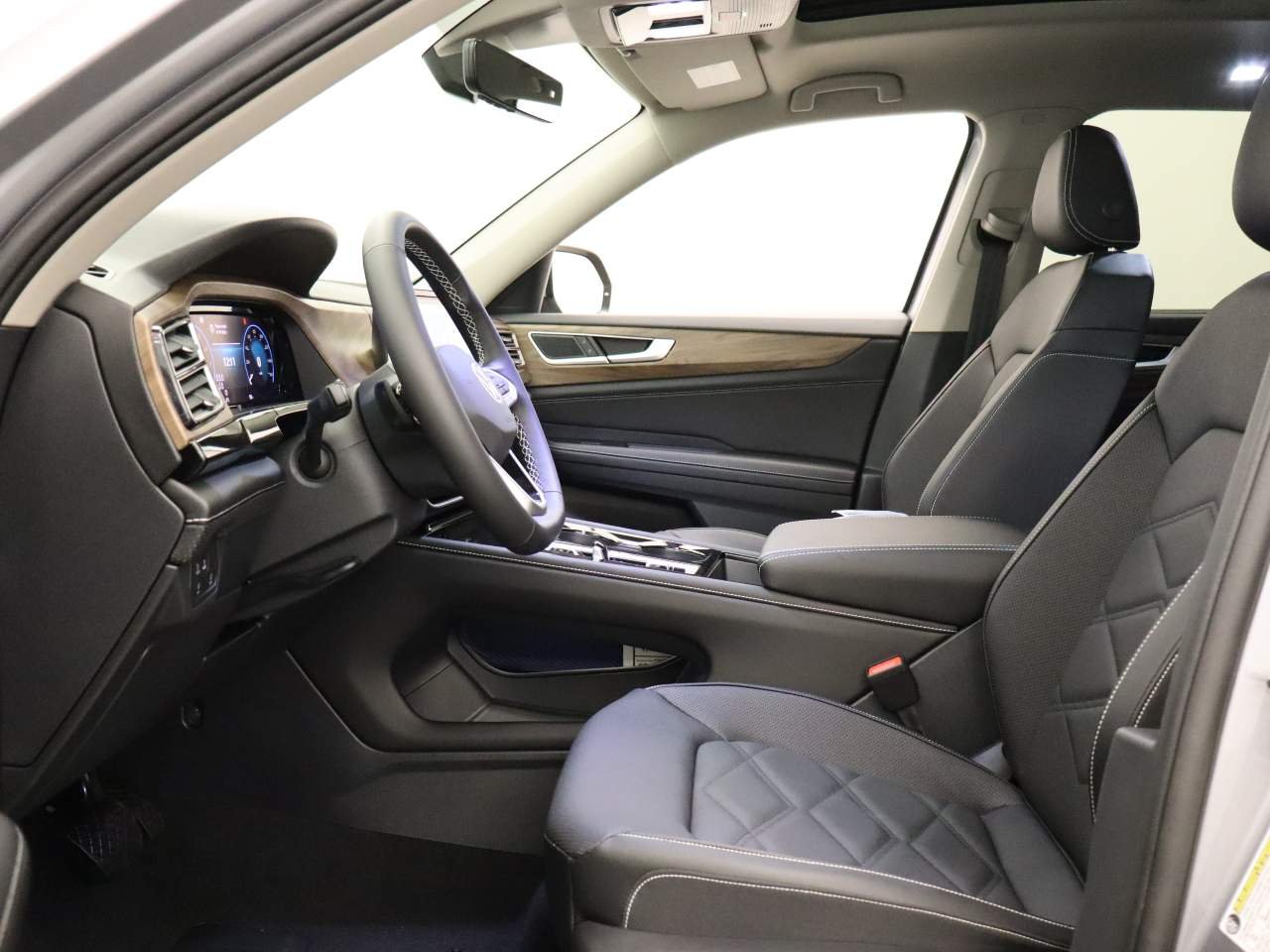 2026 Volkswagen Atlas SE w/Tech - Photo 14