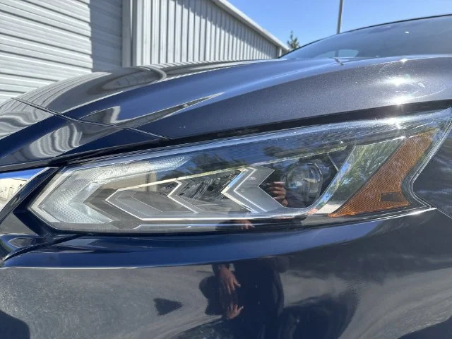 Used 2020 Blue Nissan 2.5 SL image 32