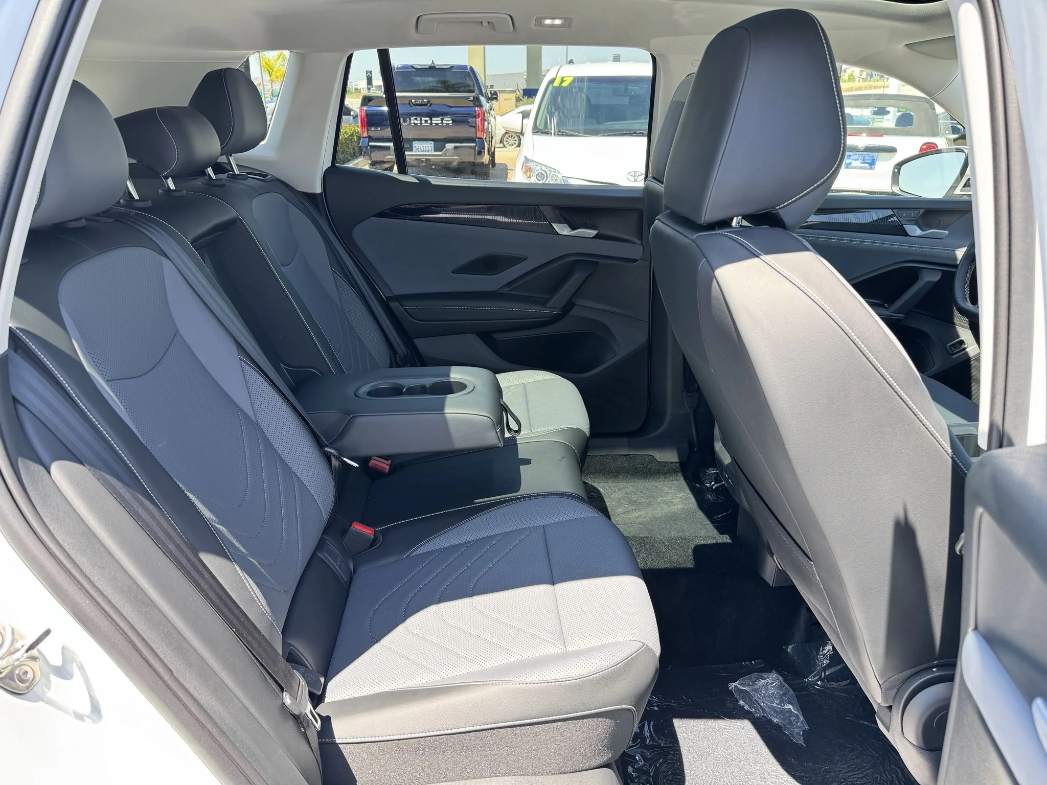 New 2026 Pure White Volkswagen SE image 31