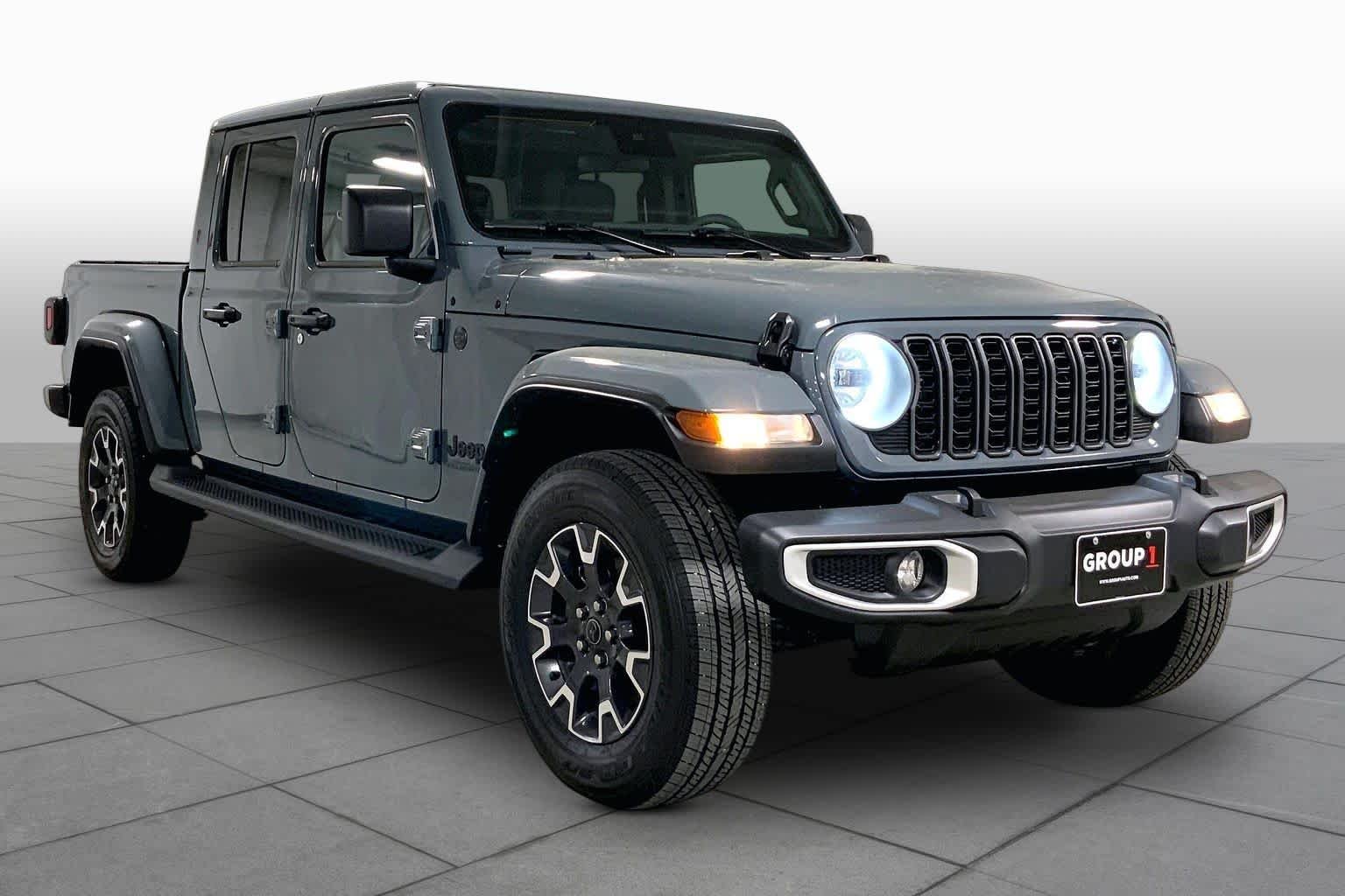 Used 2025 Jeep Gladiator Sport S with VIN 1C6RJTAG1SL520525 for sale in Kansas City