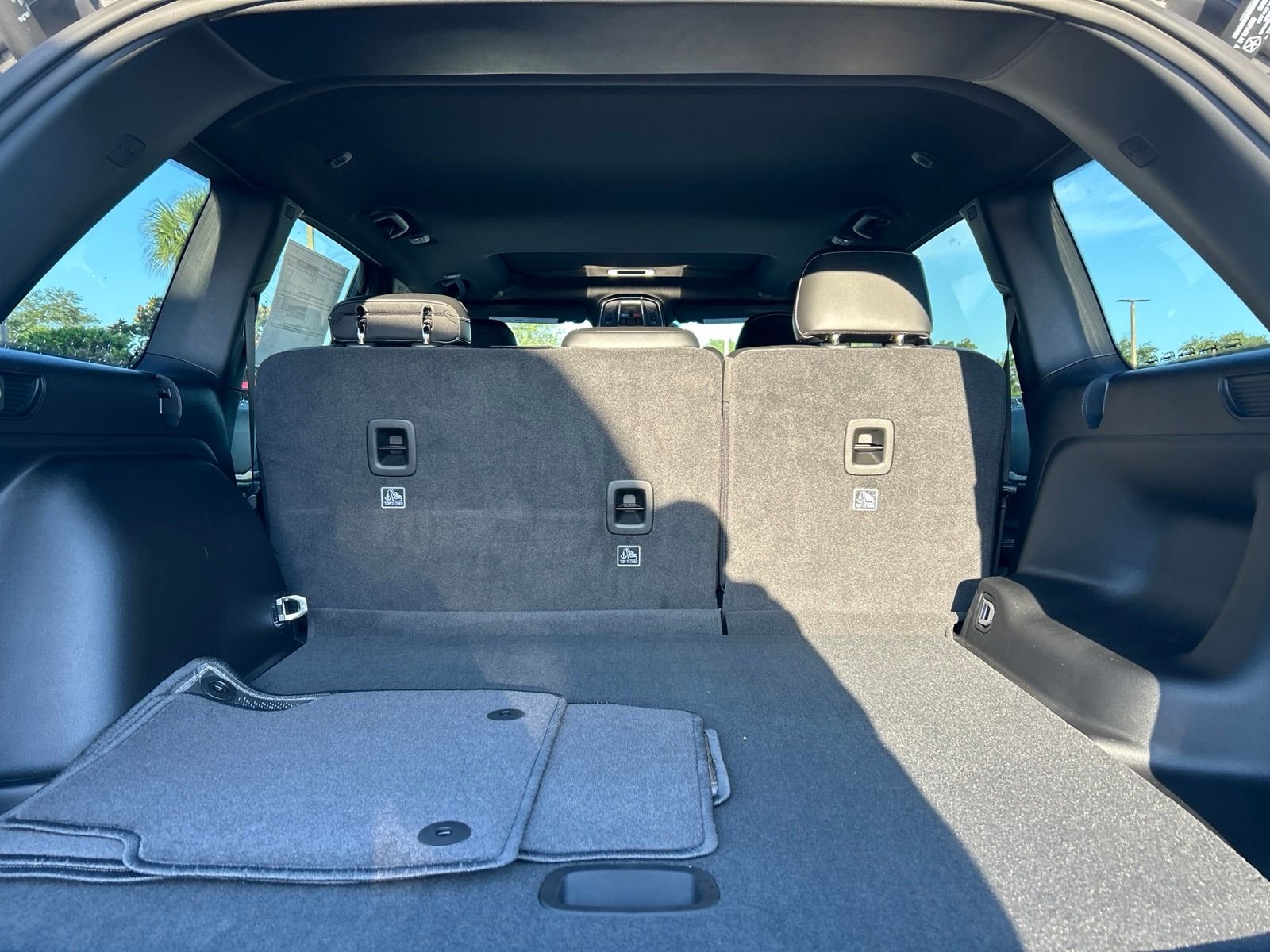 New 2027 Sting-Gray Clear-Coat Paint Jeep Laredo Altitude image 35