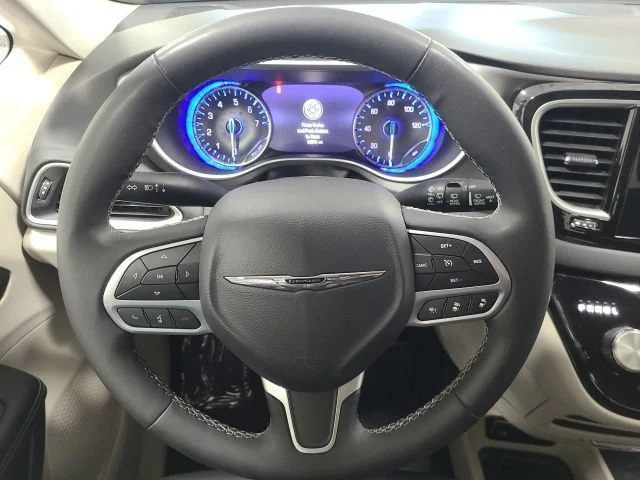 Used 2023 Fathom Blue Pearlcoat Chrysler Touring L image 21