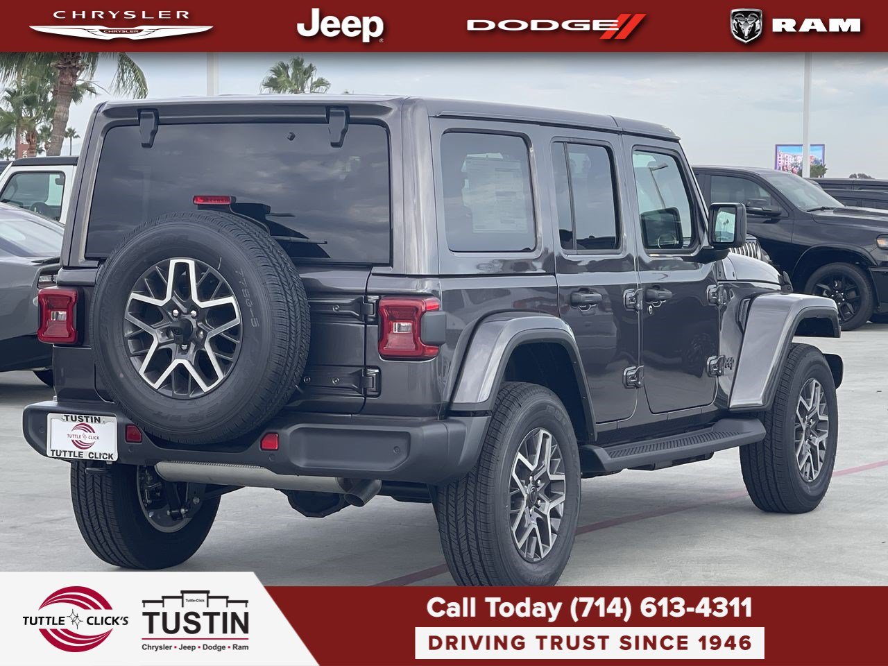 New 2026 Granite Crystal Metallic Clear-Coat Exterior Paint Jeep Sahara image 6