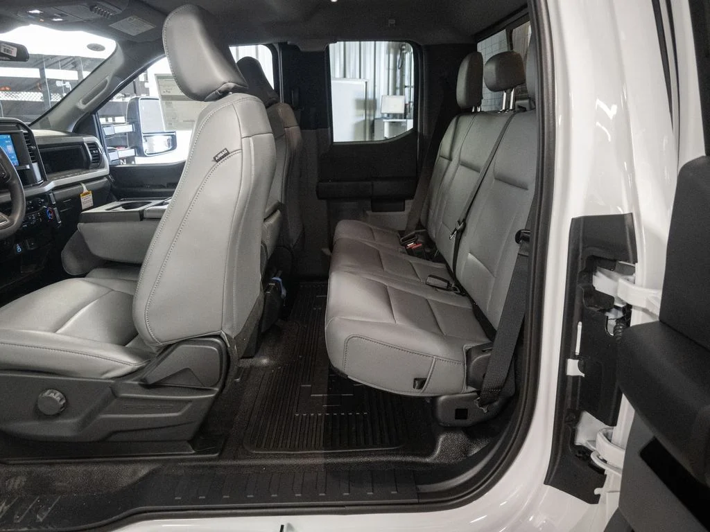 2026 Ford F-350 Super Duty Chassis Cab XL - Photo 18