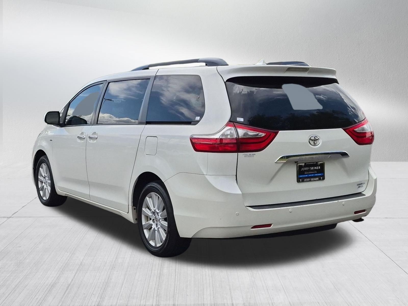 Used 2017 Blizzard Pearl Toyota Limited image 3