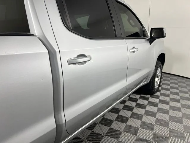 Used 2022 Silver Chevrolet LT image 9
