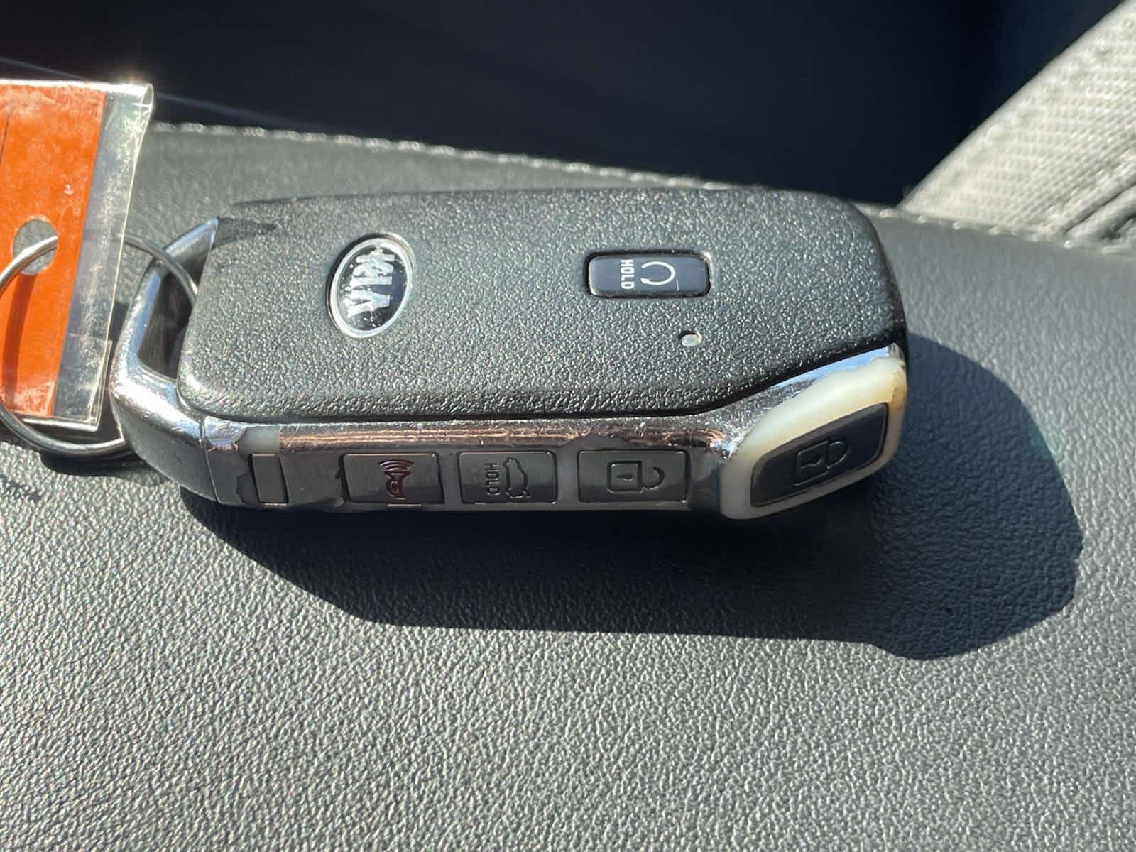 Used 2021 Glacial White Pearl Kia LXS image 4