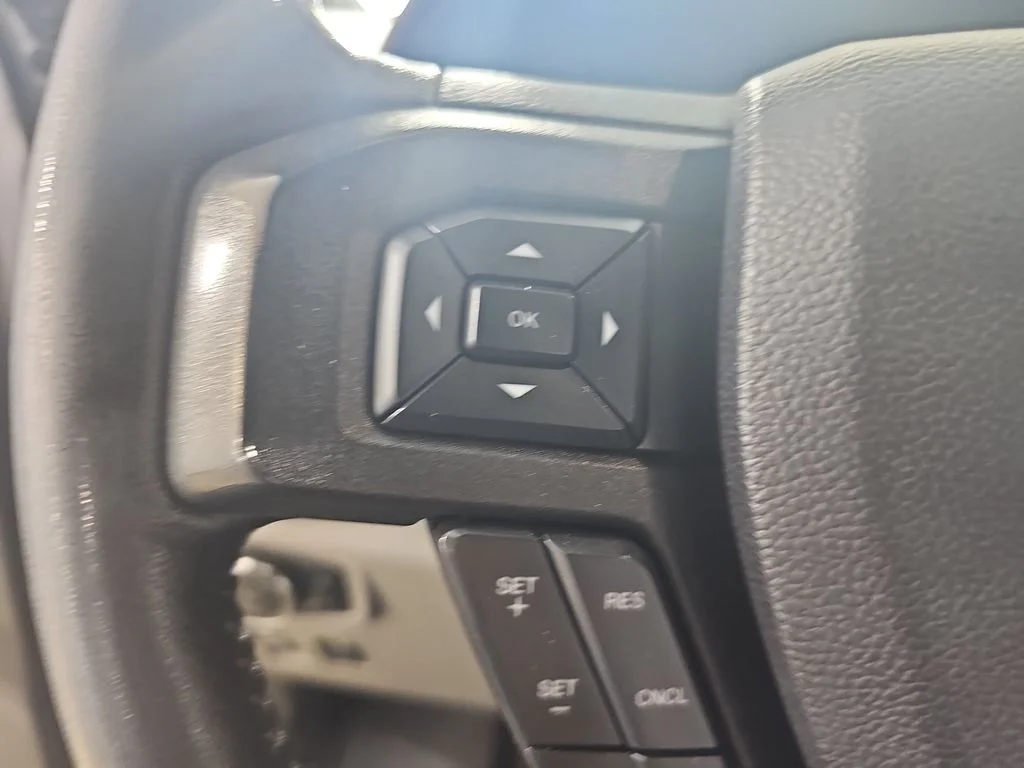 Used 2020 Silver Ford XLT image 21