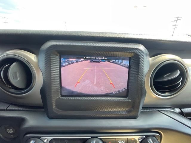 Used 2018 Crystal Metallic Jeep Unlimited Sport S image 20