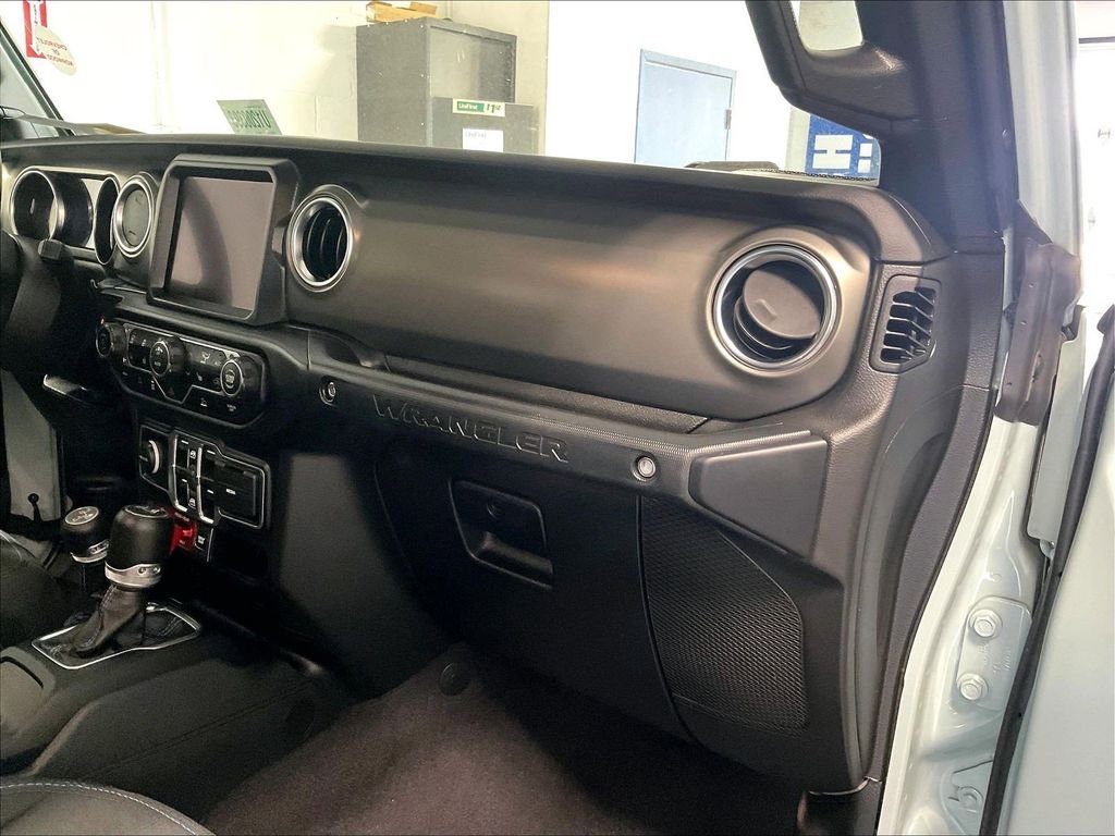 Used 2023 Gray Jeep Rubicon 4xe image 13
