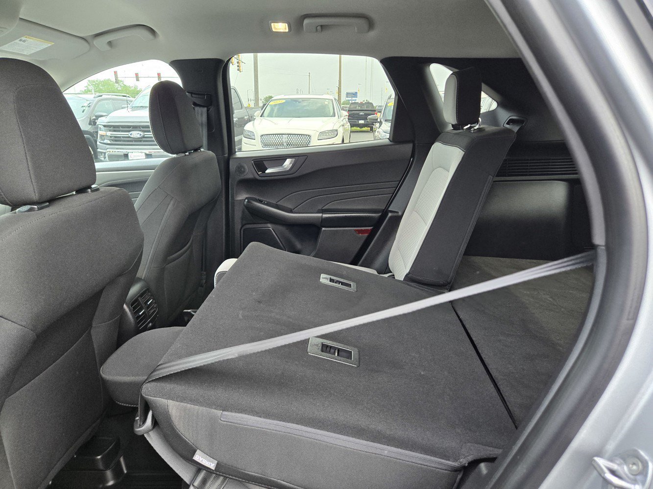 Used 2023  Ford Active image 33