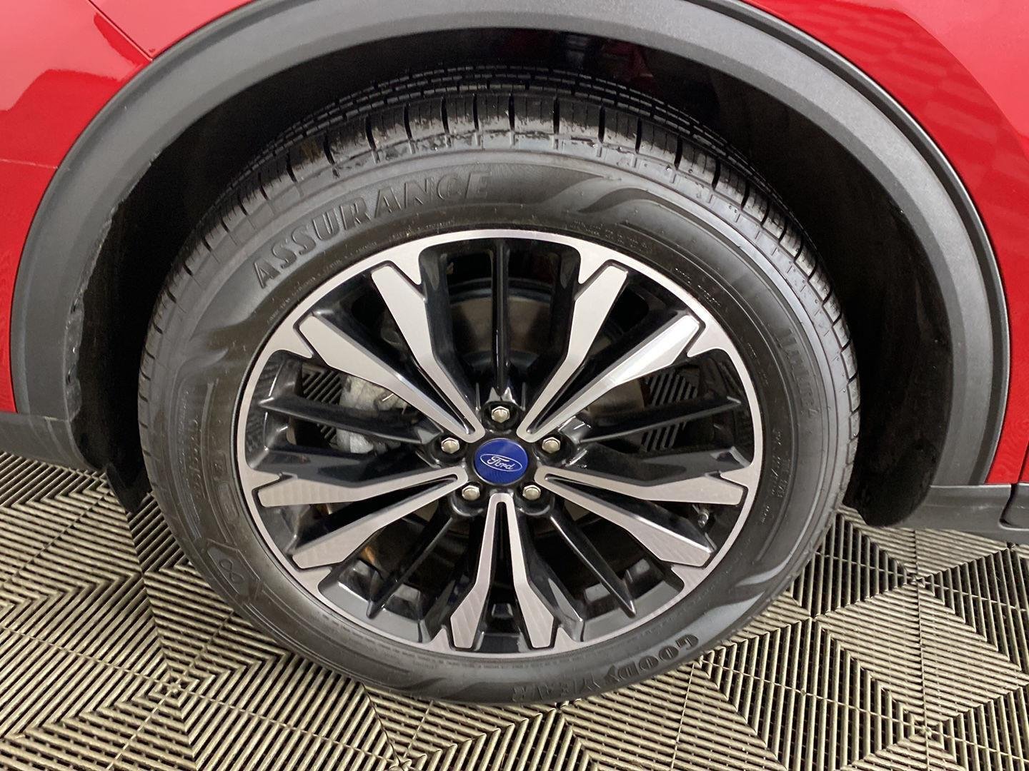 Used 2021 Red Metallic Ford SE image 10