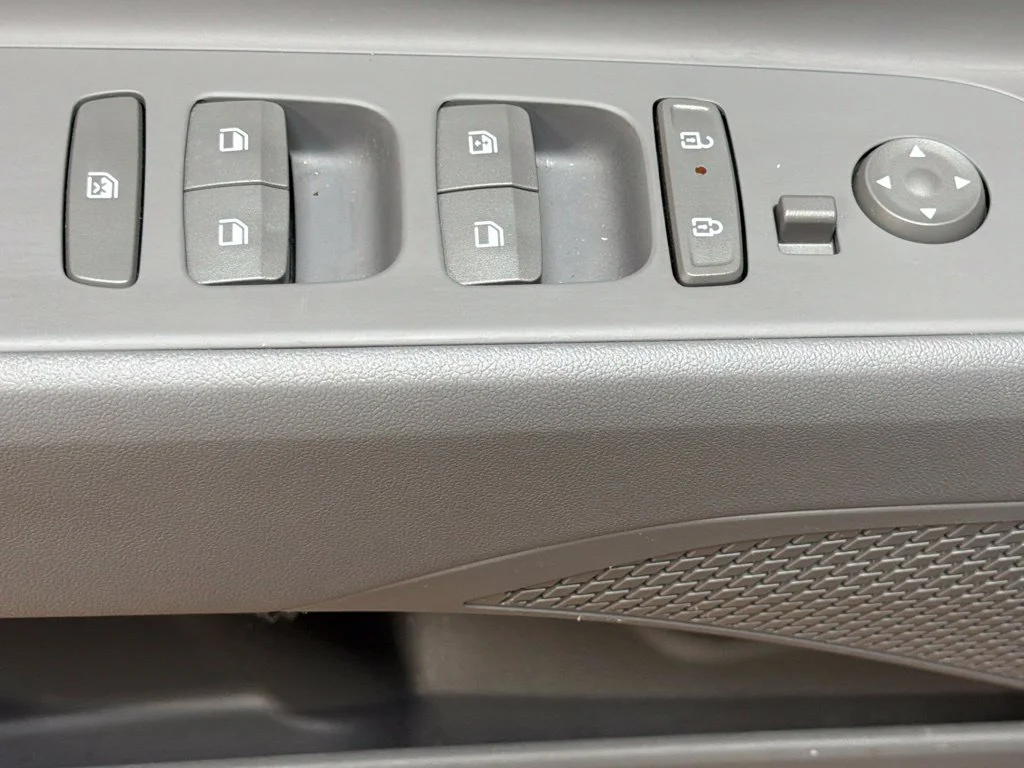 Used 2026 Serenity White Hyundai SEL Sport image 21