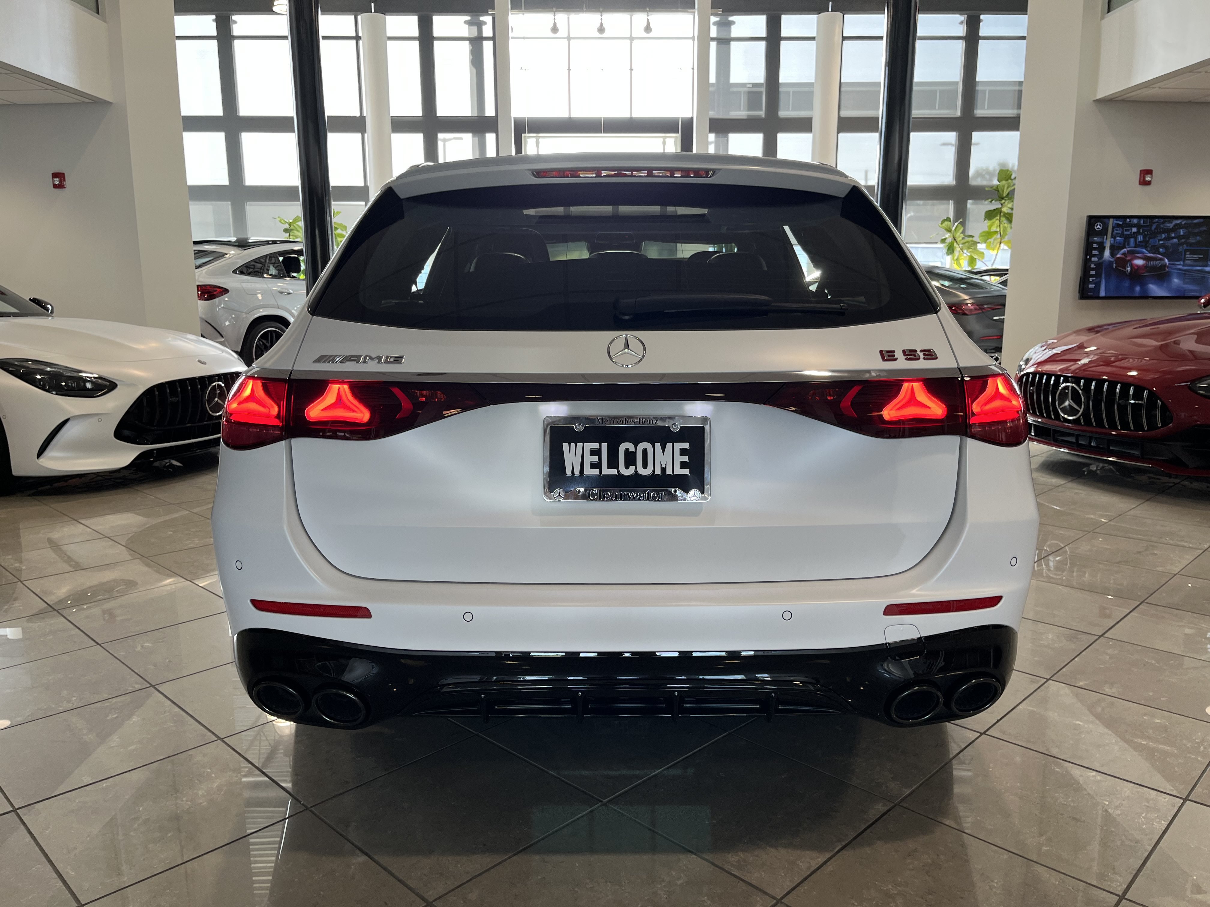 New 2026 MANUFAKTUR Moonlight White Magno Mercedes-Benz AMG® E 53 E image 4