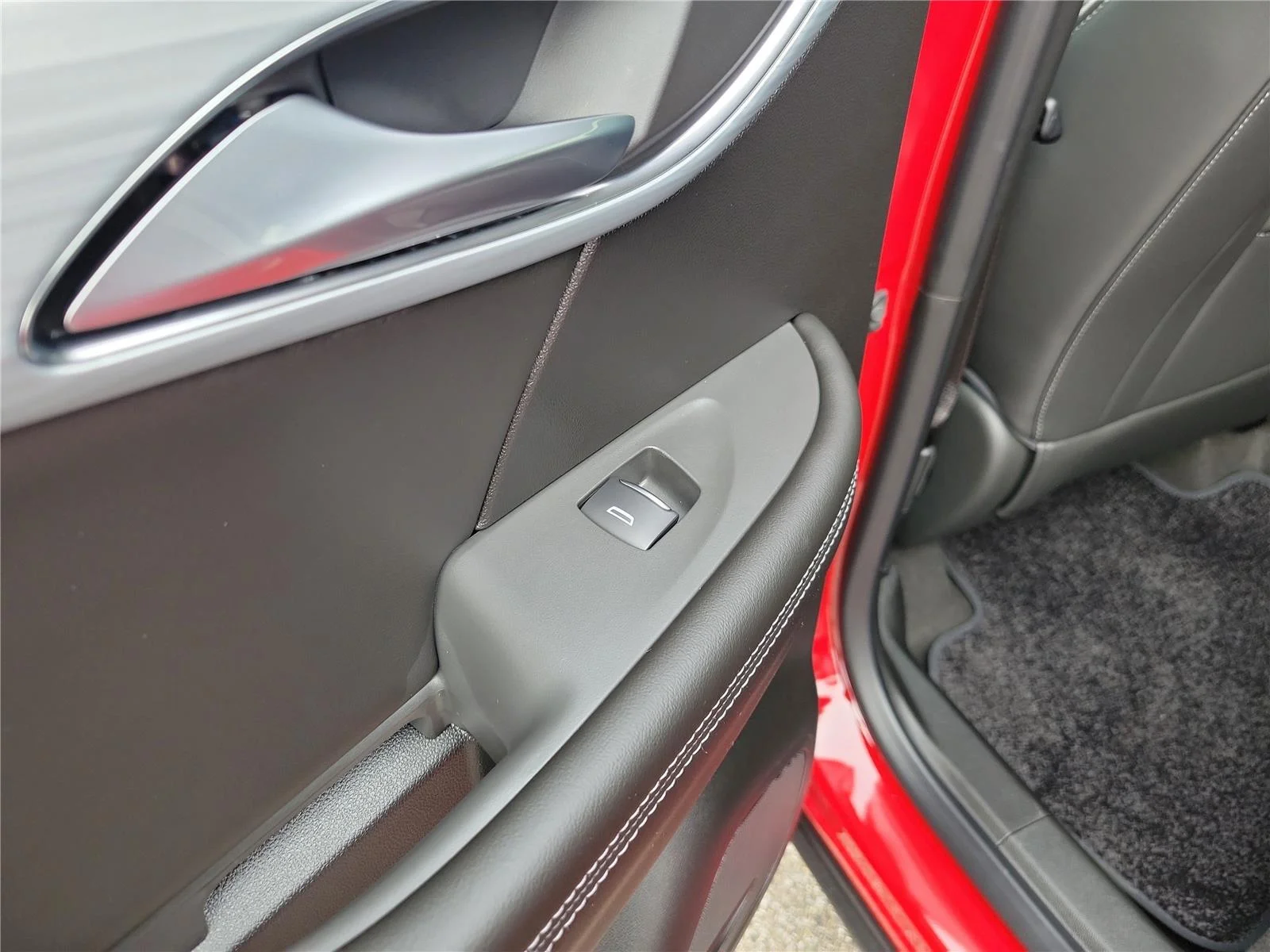 New 2026 Brilliant Red Buick Avenir image 15