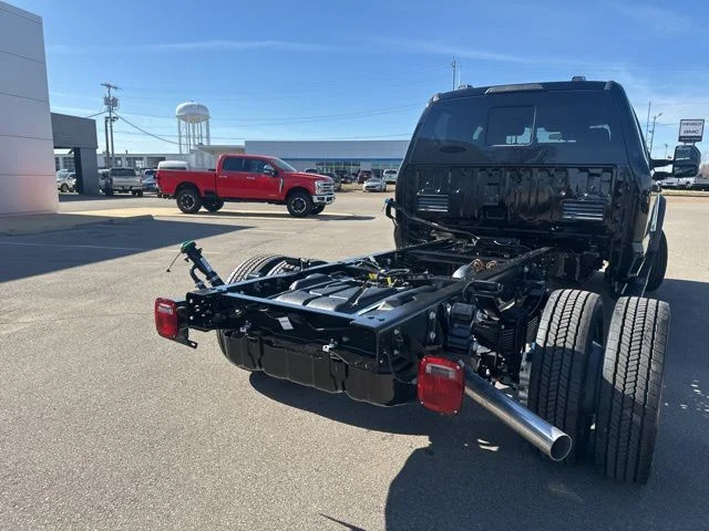 New 2026 Agate Black Metallic Ford F-550® XL image 22