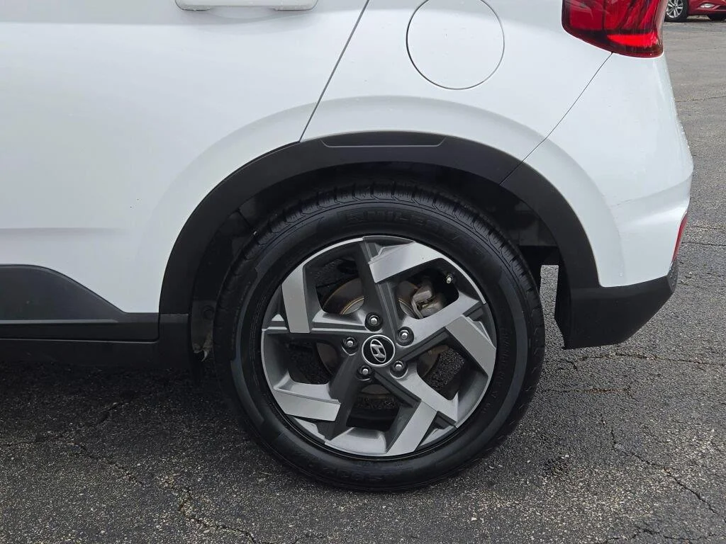 Used 2022 Ceramic White Hyundai SEL image 14