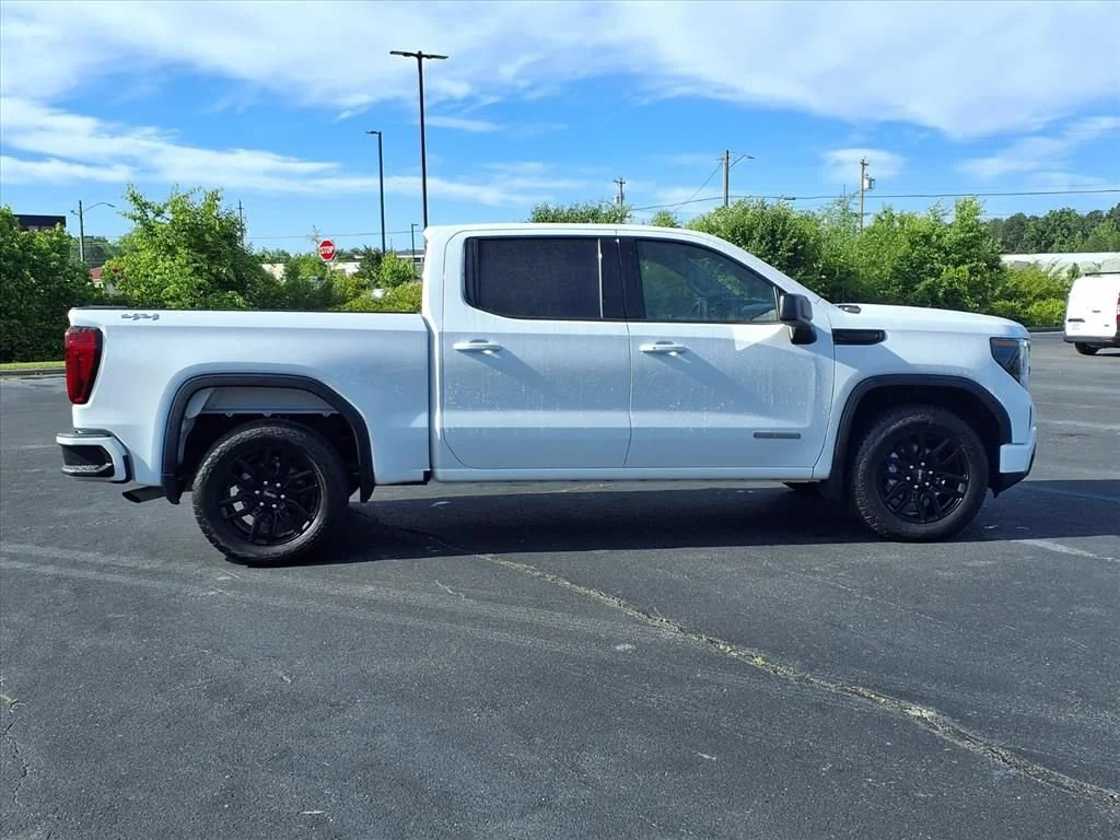 Used 2024 Summit White GMC Elevation image 19