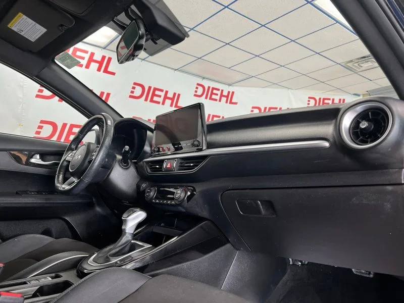 Used 2023 Black Kia GT-Line image 13